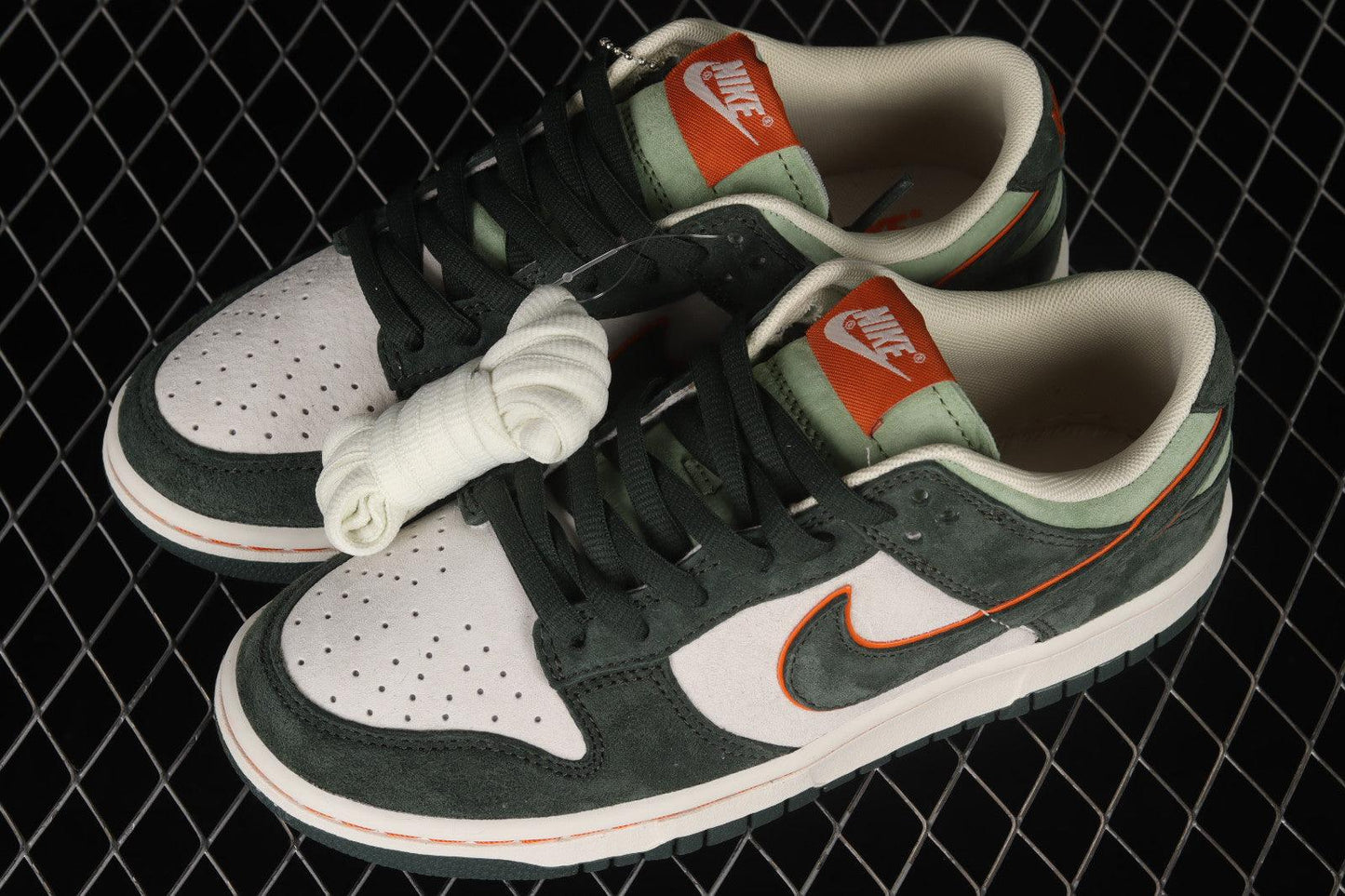 Nike SB Dunk Low 'Steamboy OST Green Orange