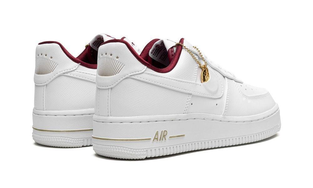 AIR FORCE 1 LO MNS WMNS
"Just Do It"