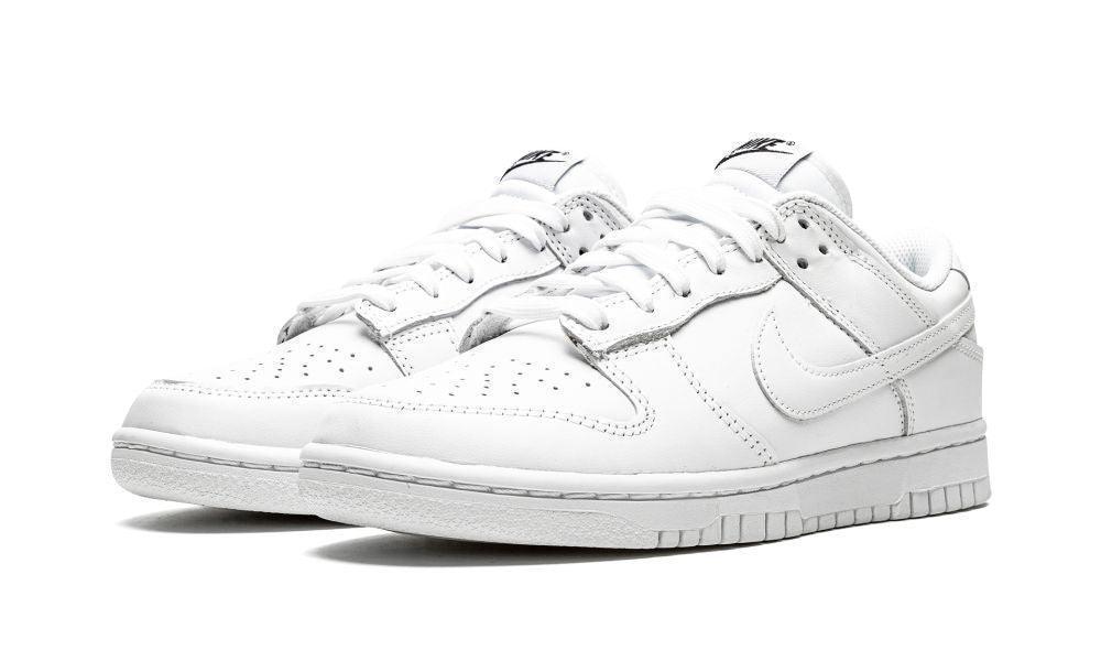 DUNK LOW WMNS"Triple White"