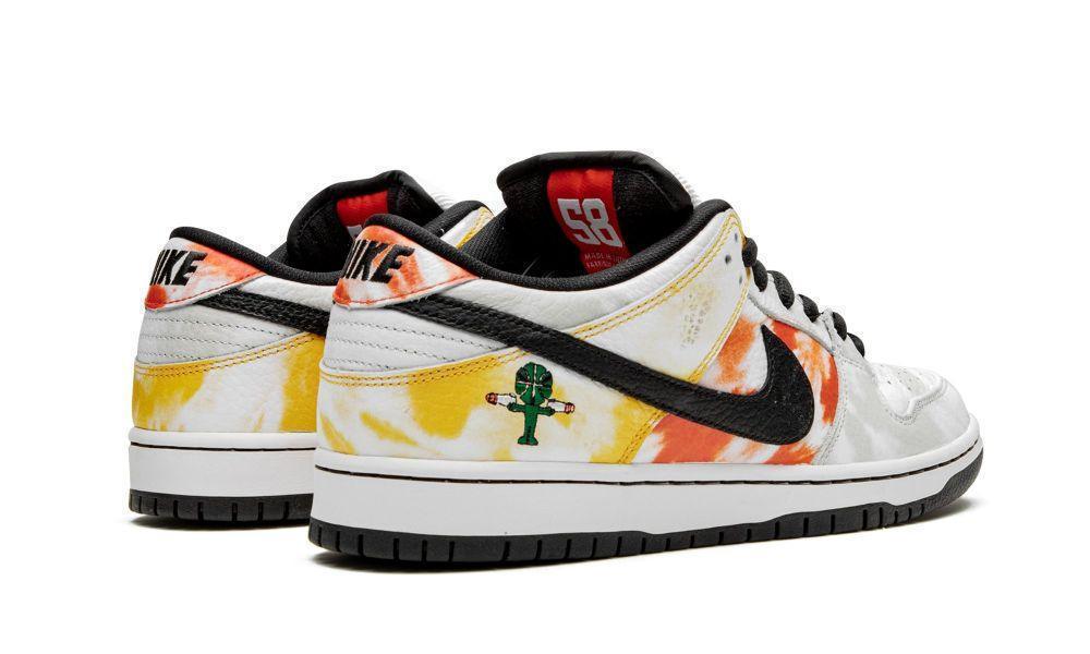 SB Dunk Low
"Tie-Dye Rayguns 2019 - White"