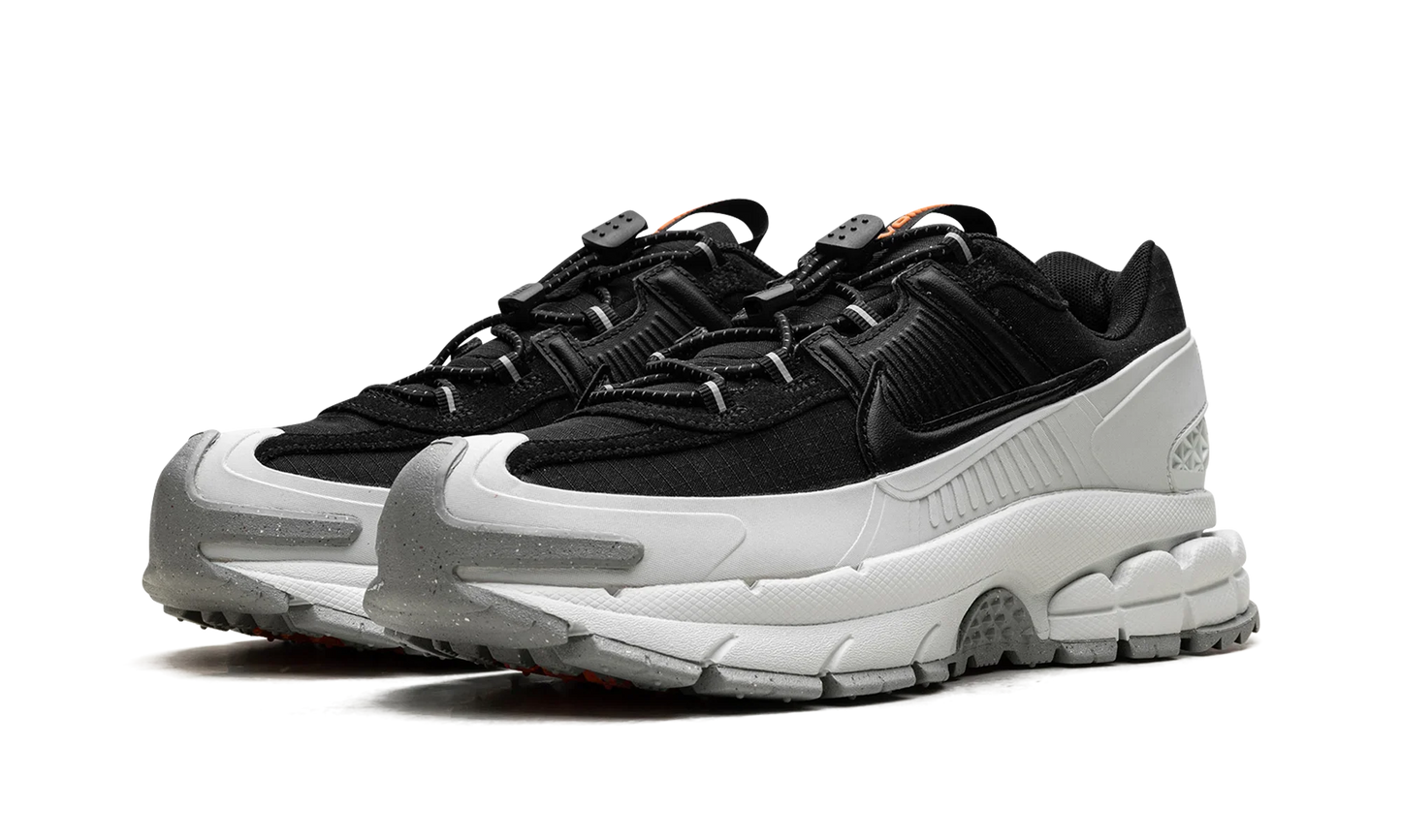 Zoom Vomero 5 Roam "Black Light Silver"