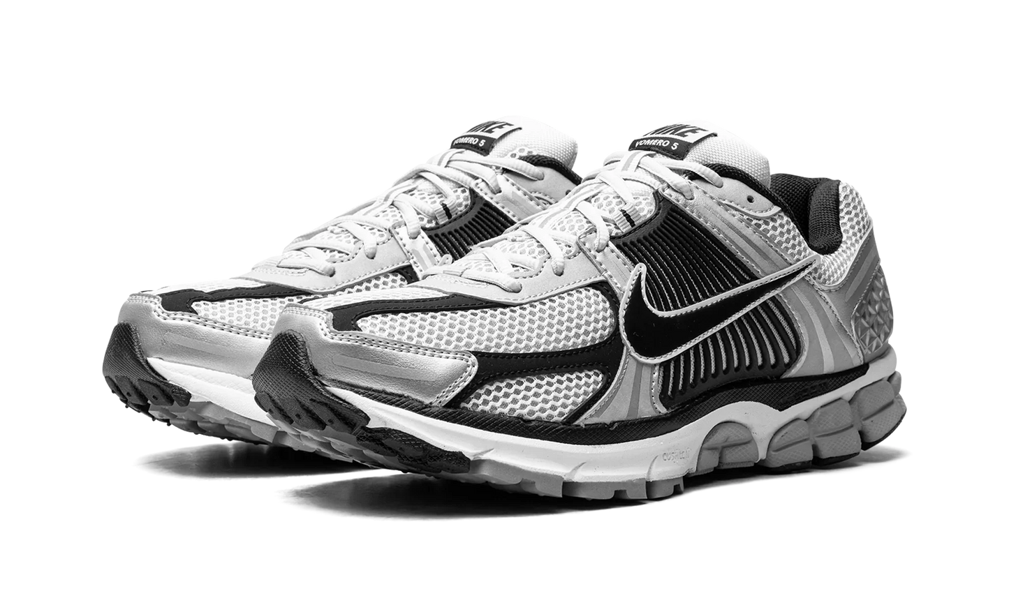 Zoom Vomero 5 "Metallic Silver Black"