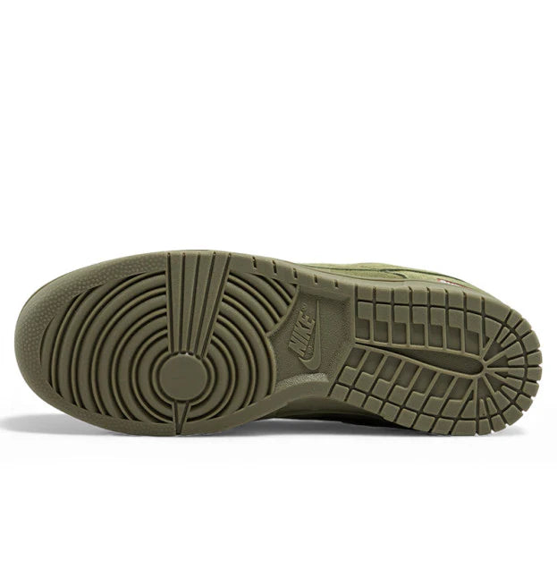 Nike SB Dunk Low  Supreme "Khaki"