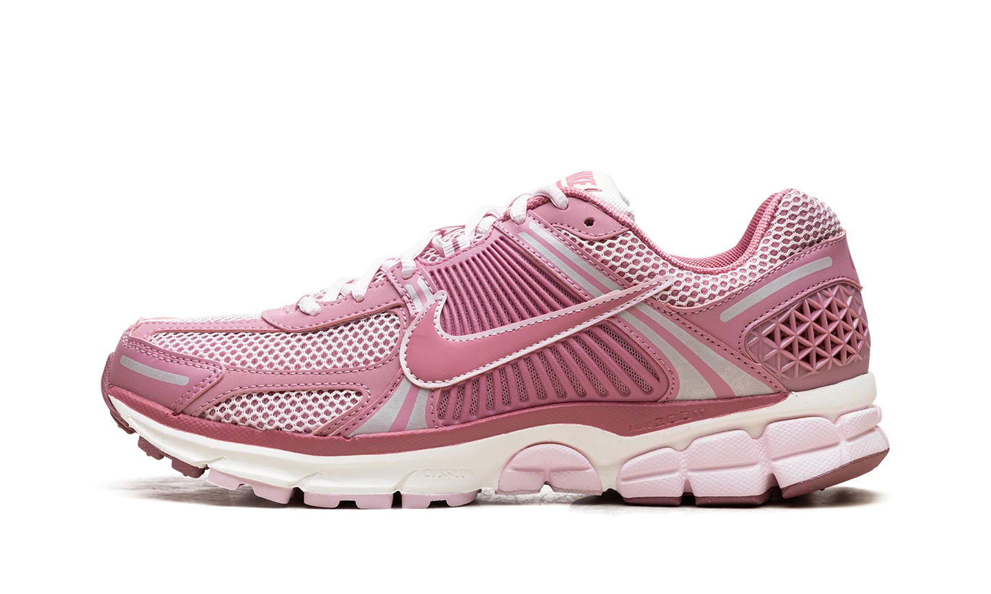 Zoom Vomero 5 WMNS
"Elemental Pink"