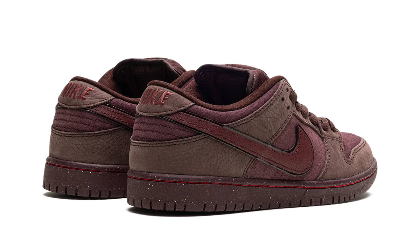 SB Dunk Low "City of Love"