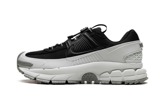 Zoom Vomero 5 Roam "Black Light Silver"